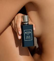 LUST IN PARADISE - Extrait
