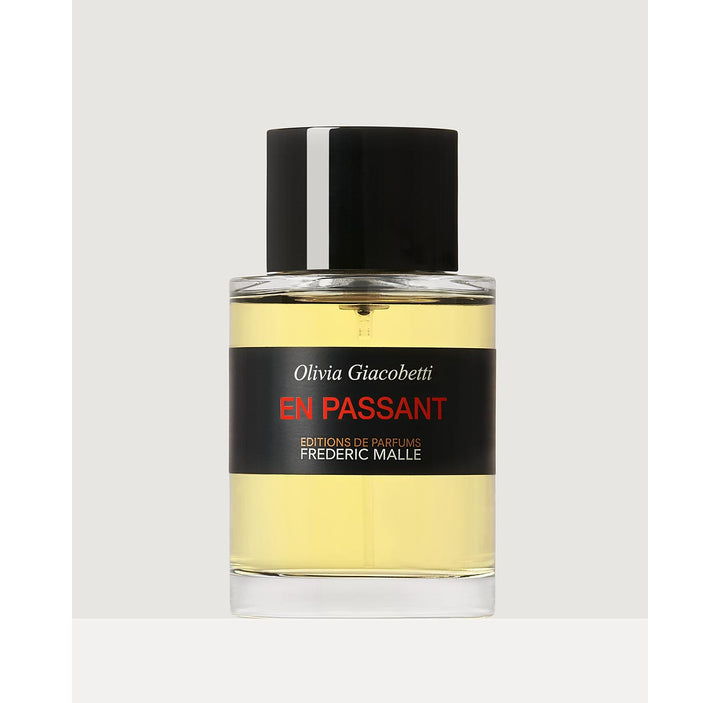 EN PASSANT by Olivia Giacobetti