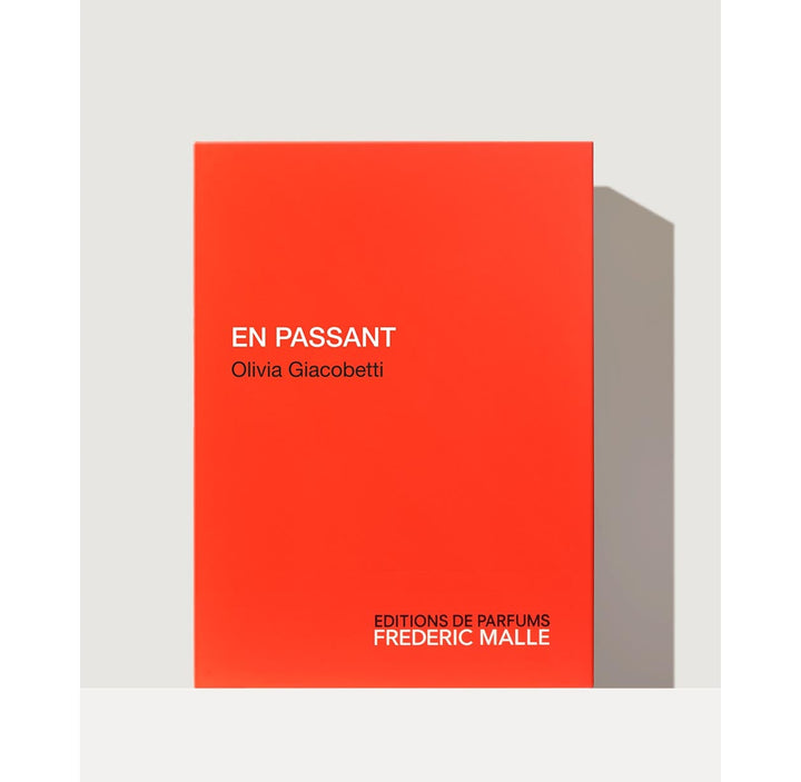 EN PASSANT by Olivia Giacobetti