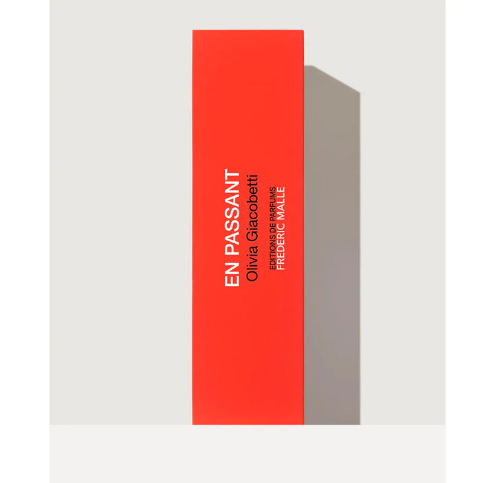 EN PASSANT by Olivia Giacobetti